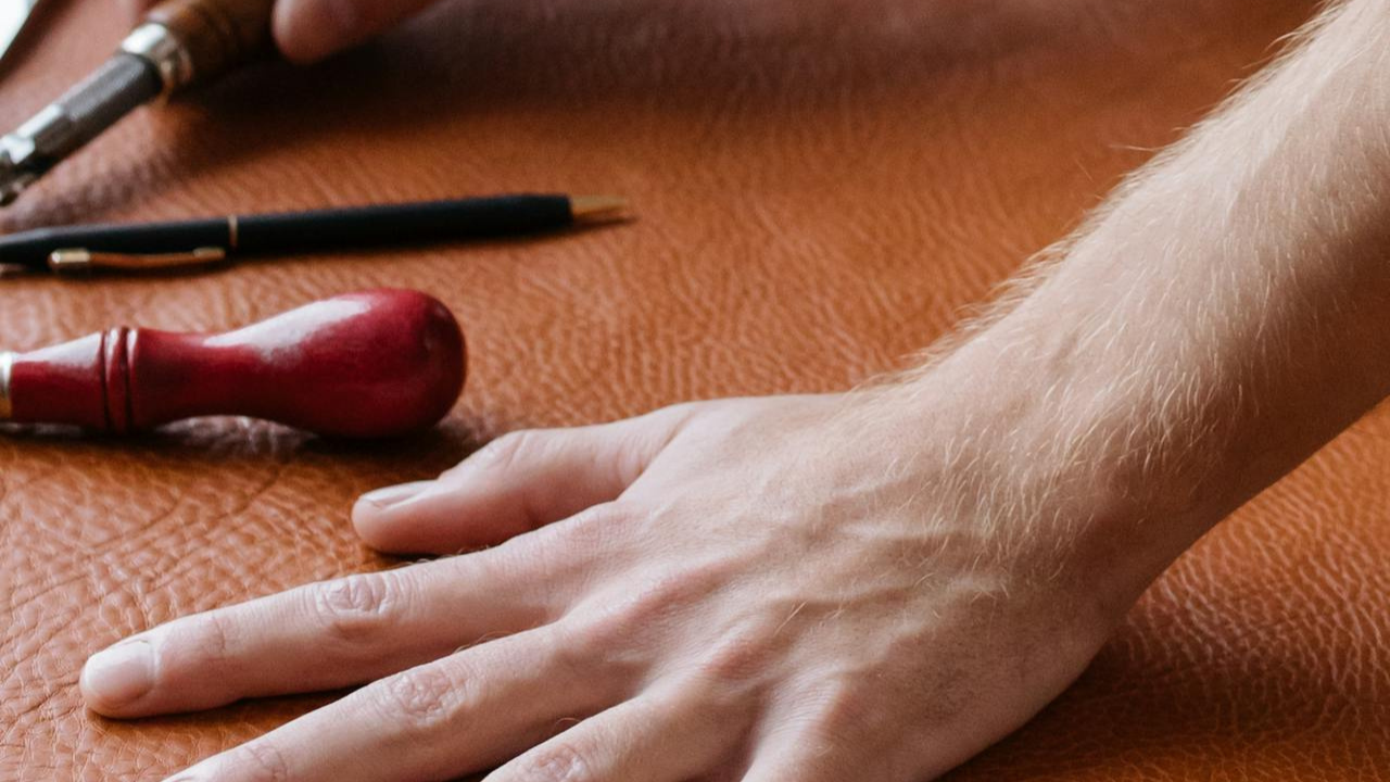 craft-of-leatherwork-hide-to-heirloom